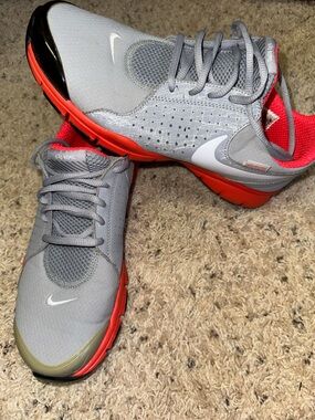 Nike Gray & Red-Orange Training Sneakers